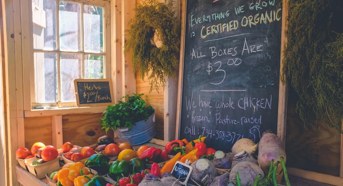 organiczne owoce i warzywa na sprzedaż